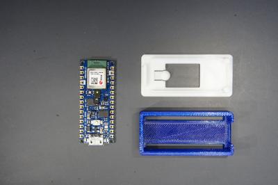 Mikrocontroller mit Gehäuse.